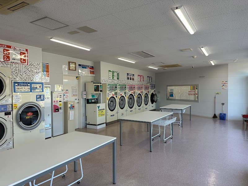 わんにゃんコインランドリー 境田踏切店(セルフシャンプー、ペット用品の洗濯、乾燥)の写真